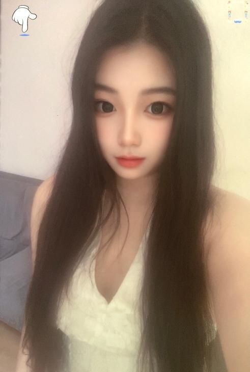 大胸肥臀妹子配图3