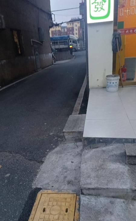 新余快餐站街配图1