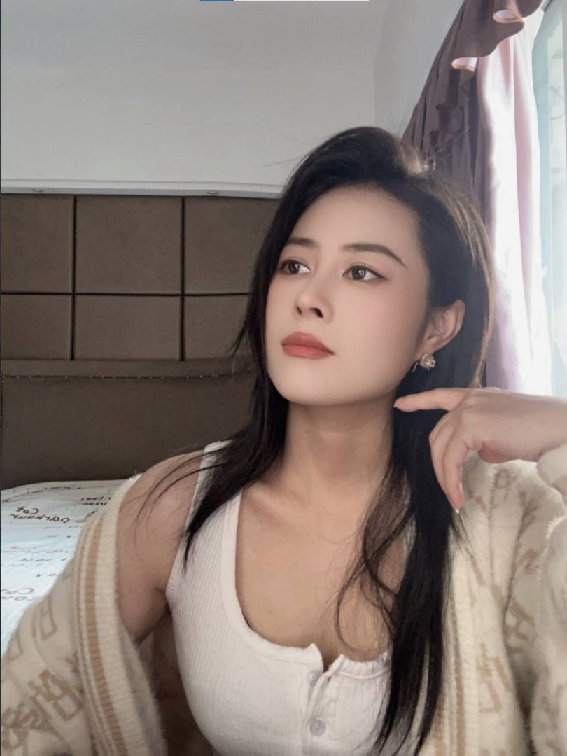 女友般大胸美女配图2
