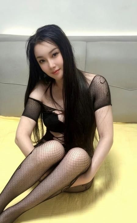 上城翘臀小骚货米果配图4