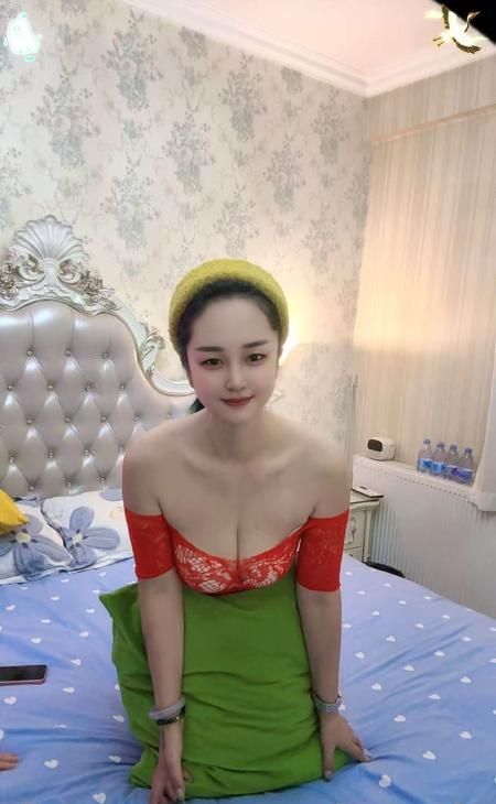 光谷骚姐乐乐配图2