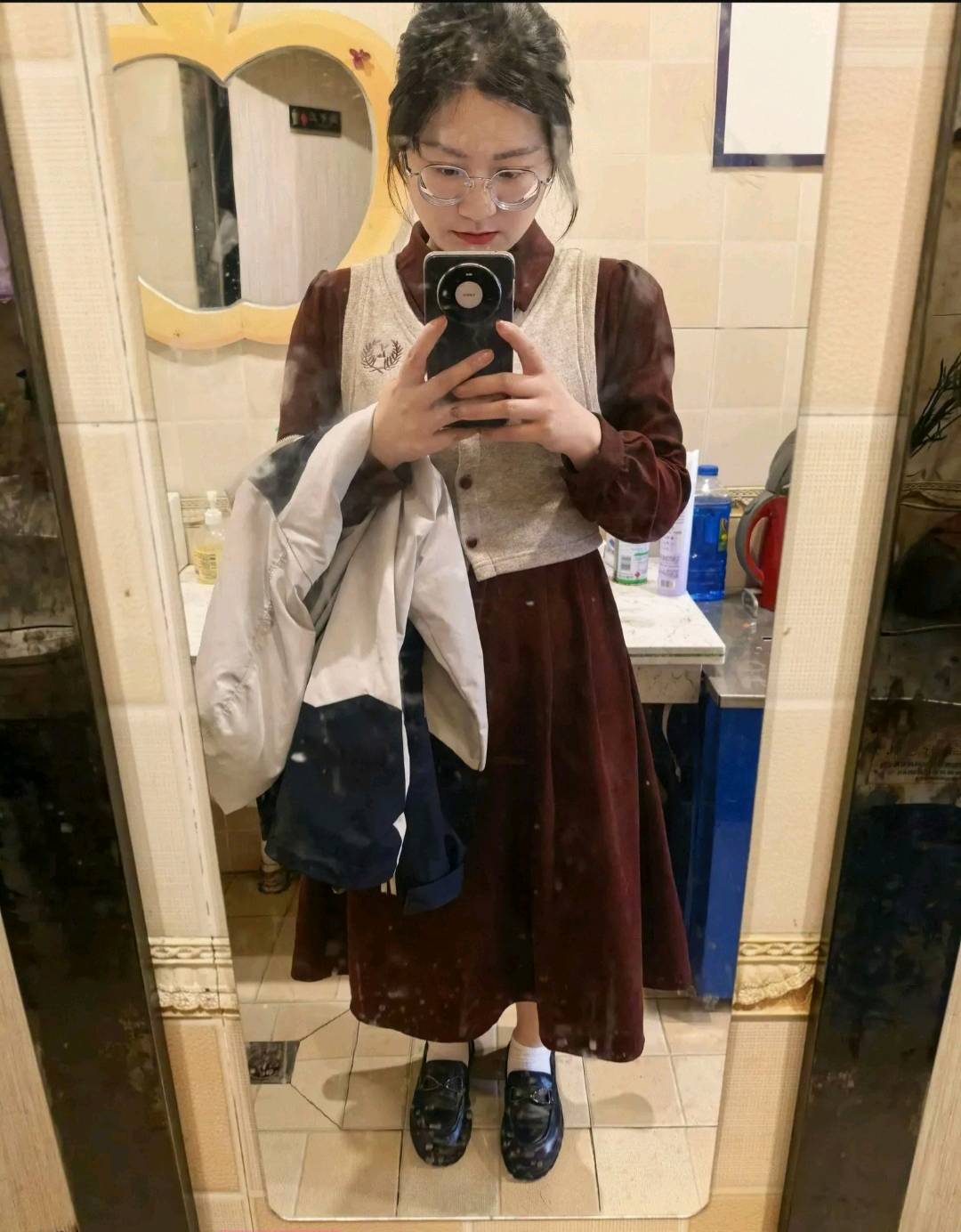 眼镜熟女兼职制服超多配图2