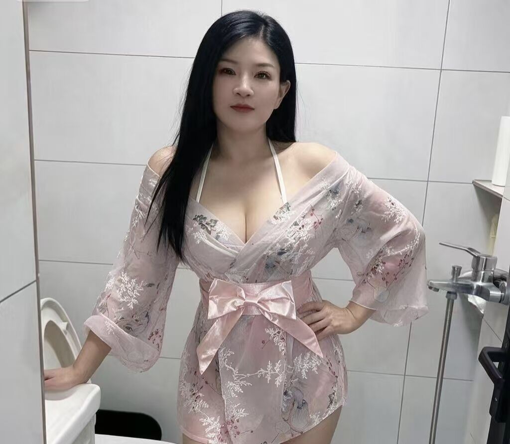 新人滨江御姐果果配图3