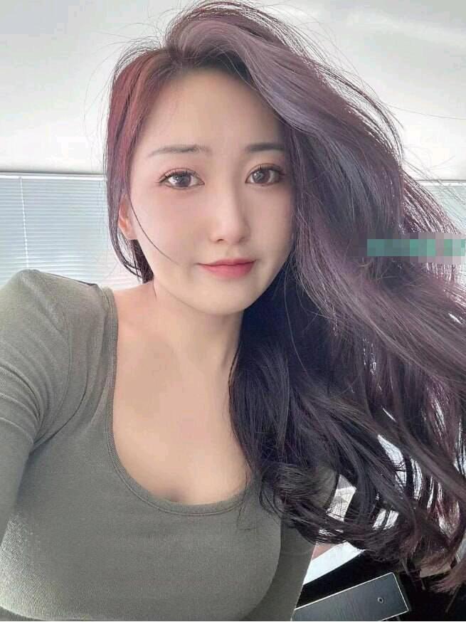 蜀山丰臀巨乳少妇配图1