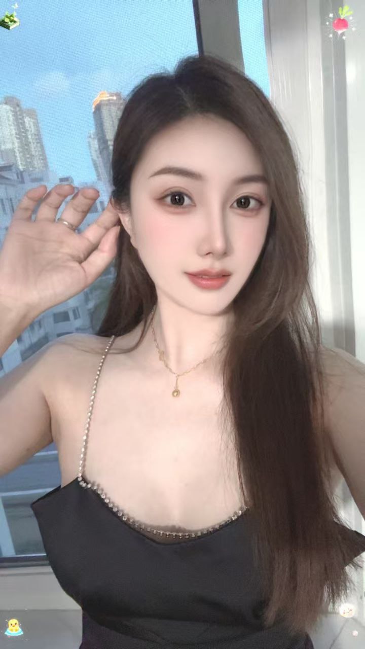 反差邻家御姐翘臀水多多配图1