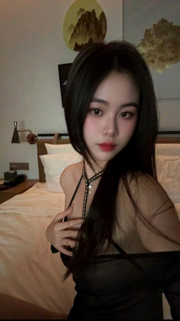白云性感36D菲菲配图2