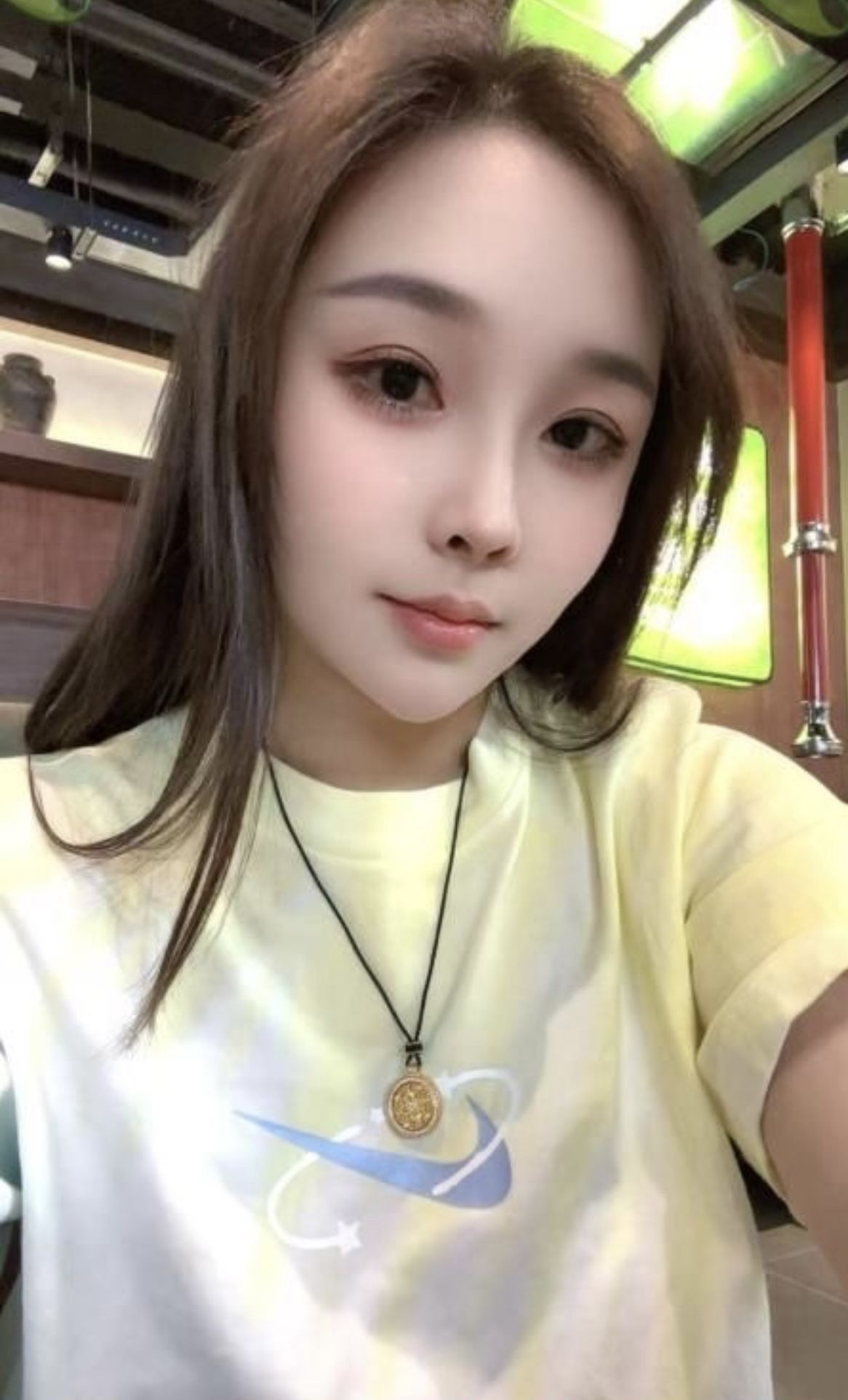 骨感美女可舌吻配图3