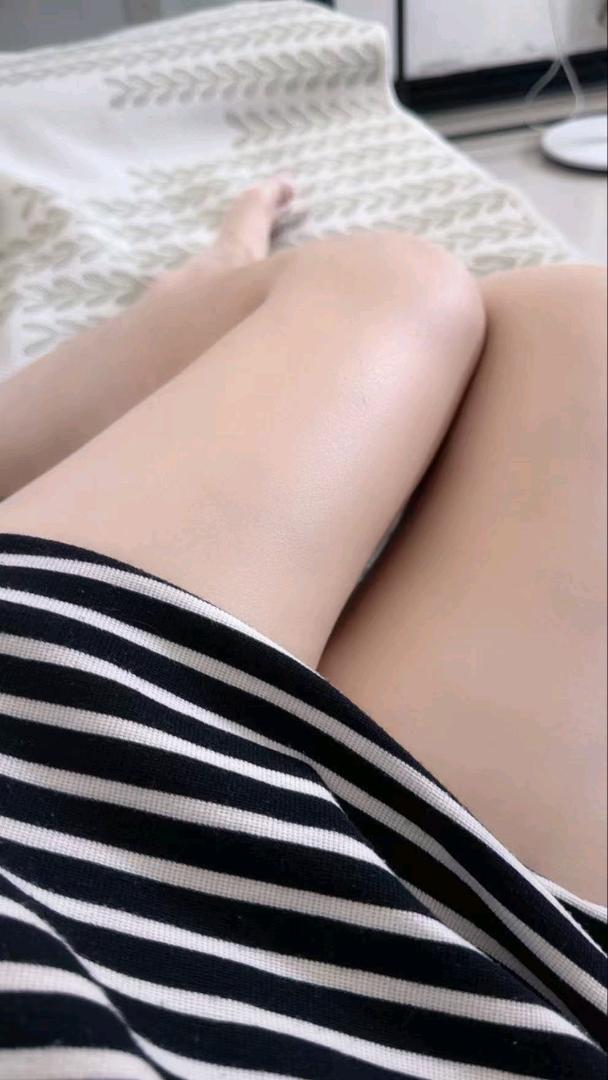 津南腰细肥臀少妇配图1