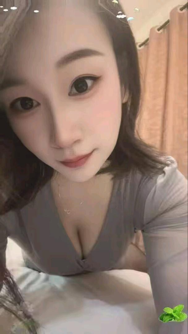 蜀山大胸御姐配图1