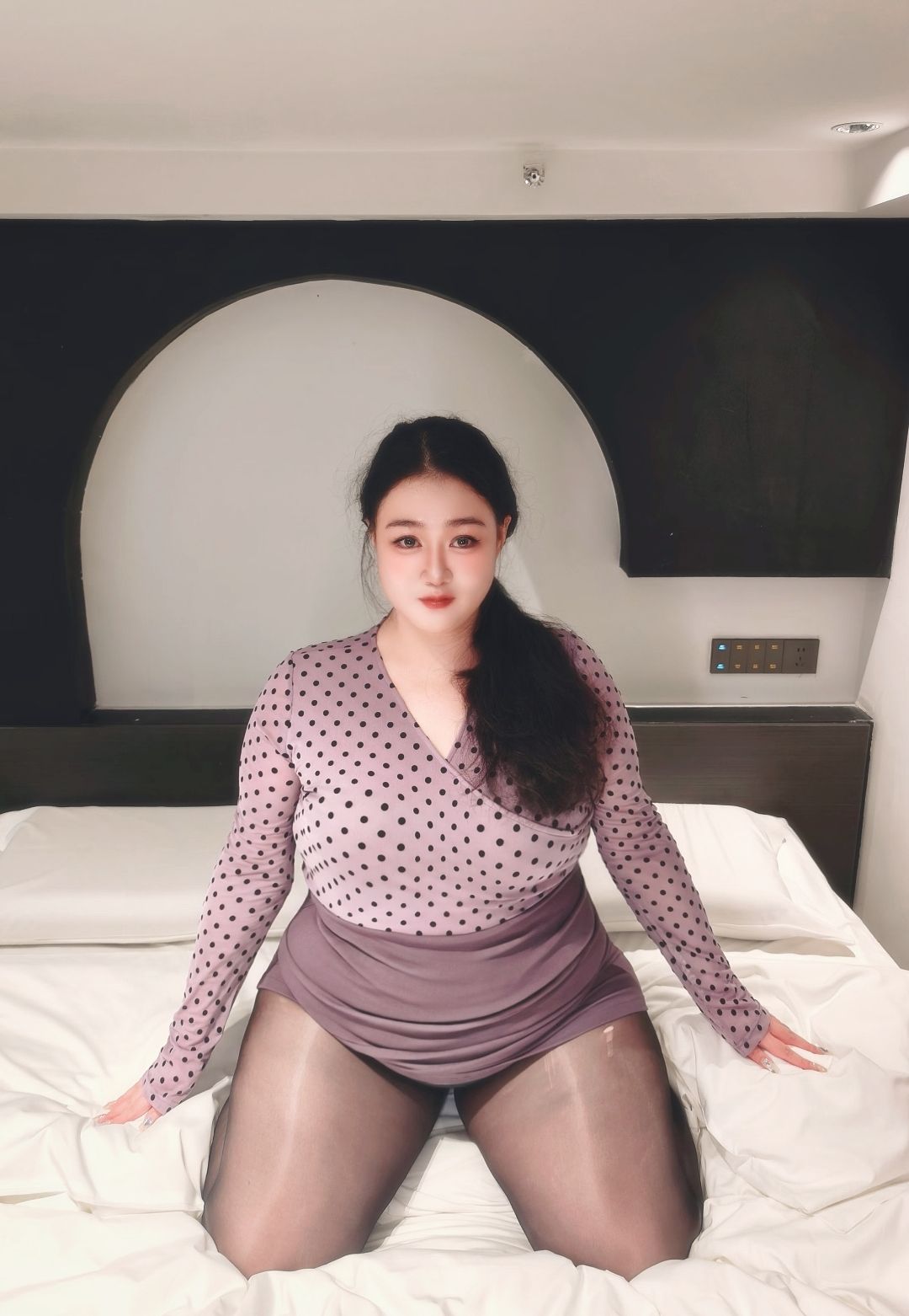 巨乳翘臀妩媚娘-买色网
