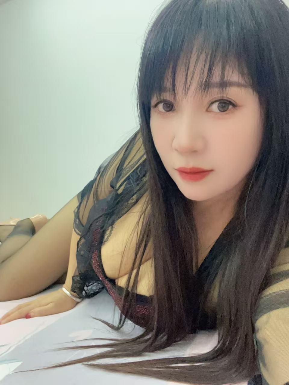 胸大性感美妇配图3