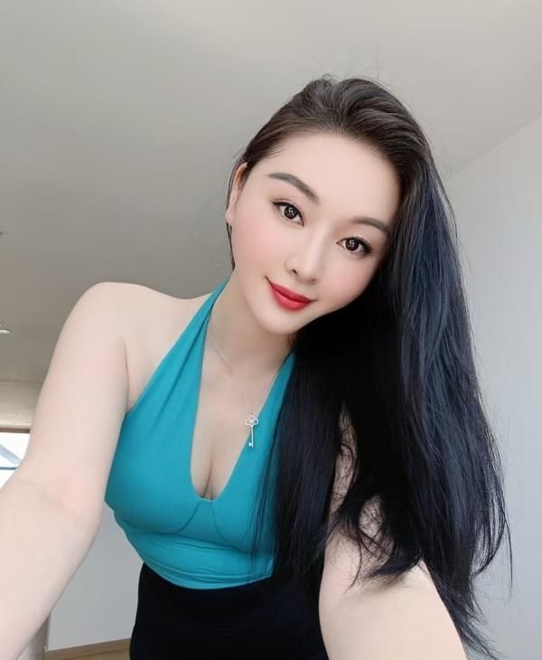 福永兼职性感御姐配图3