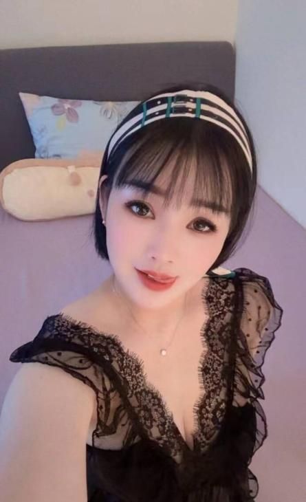 朝阳颜值巨乳梨子老师配图3
