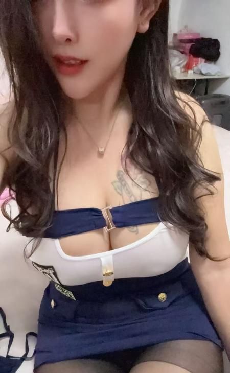 藏族大胸妹配图3