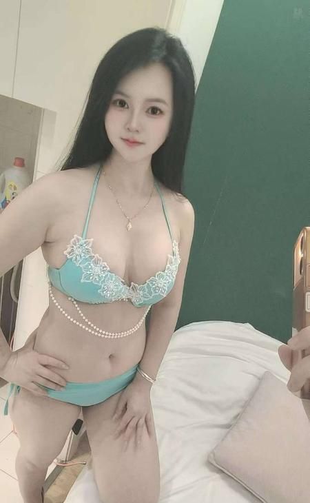 大尺度粉嫩骚逼会艳舞配图1