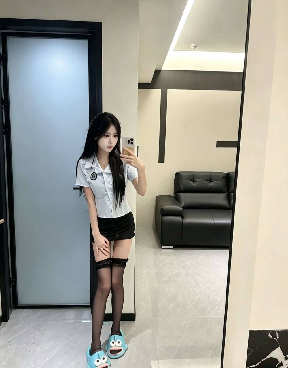 很嫩的精神小妹配图3