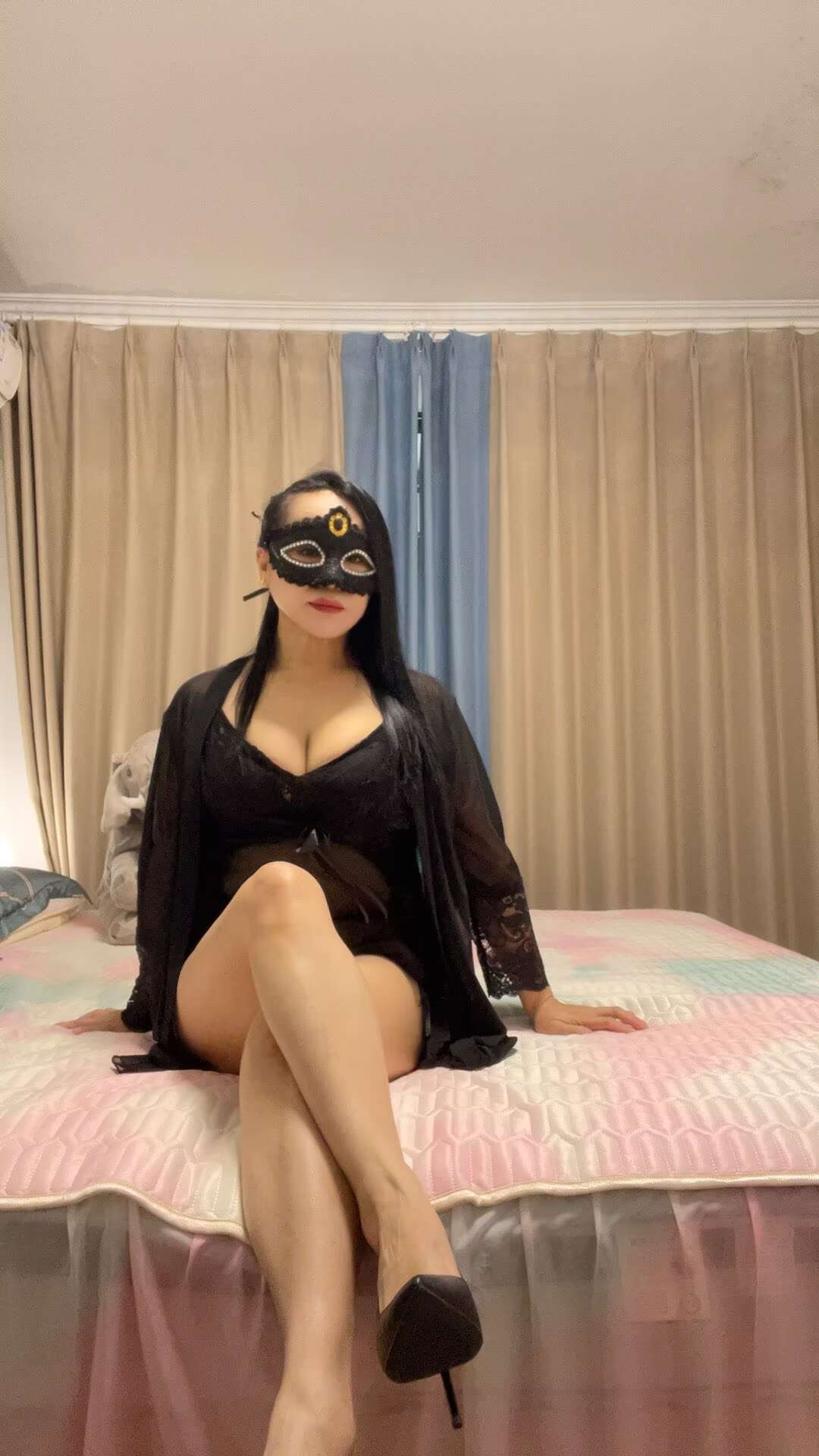 会口会夹骚妇人妻配图3