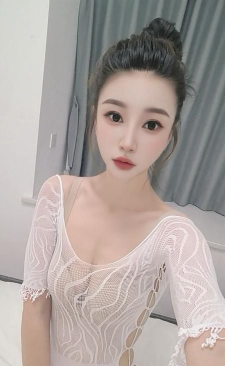 河西御姐骚妹月月配图2