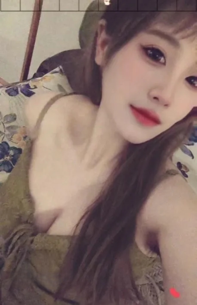 重庆妹子小乔配图1