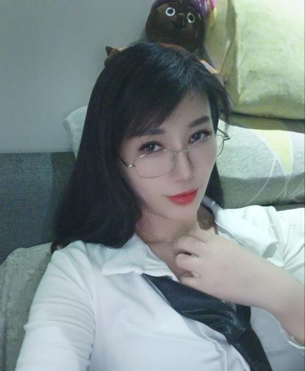 韵味淫妇花妹配图1