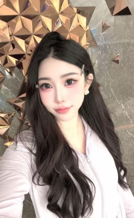 性感丰满大胸黎老师配图1