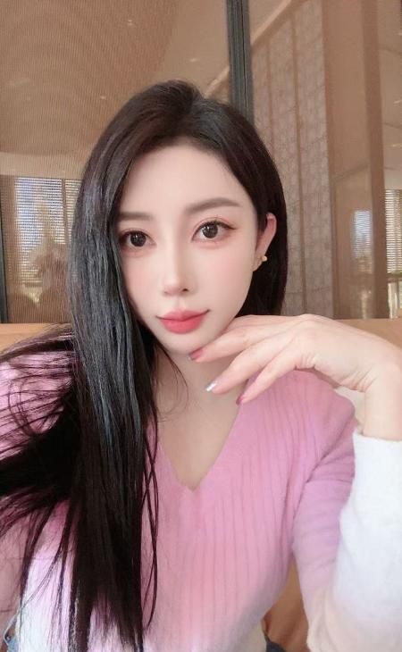 性感丰满大胸黎老师配图2