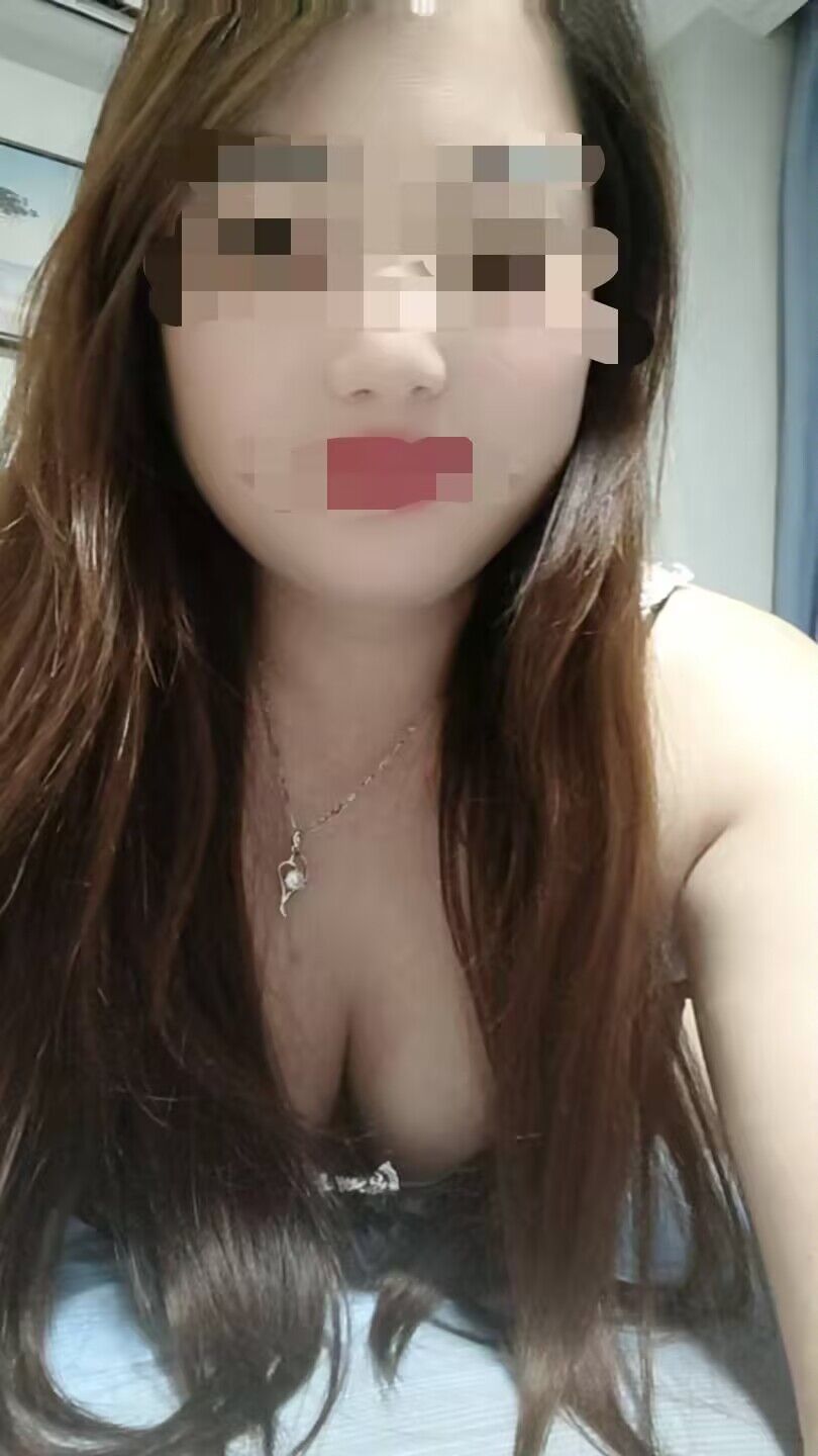 五洲大道2张巨乳熟妇配图1