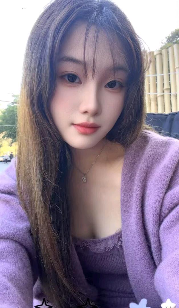 紫色韵味大胸小糖配图1
