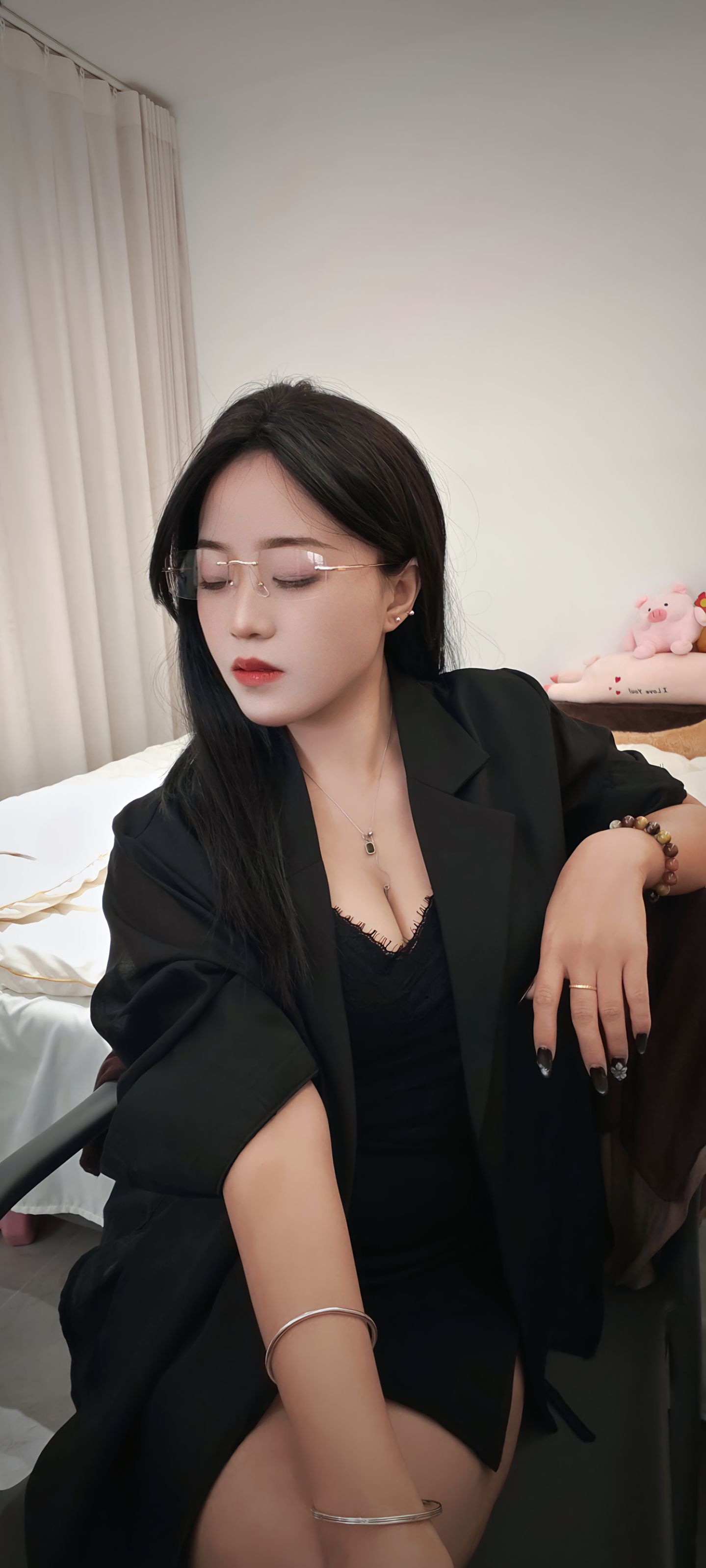风骚少女菲菲配图3