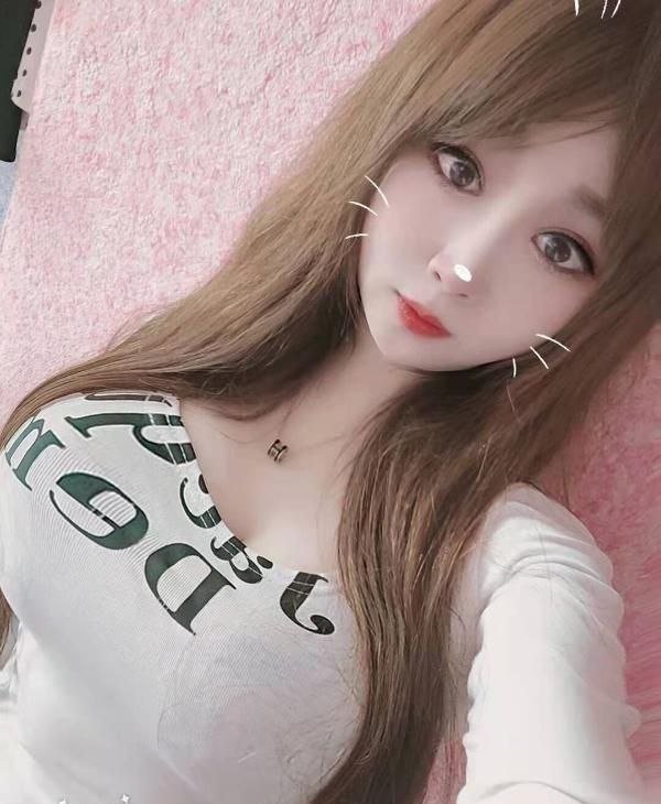 童颜巨乳妹子兮兮-买春楼
