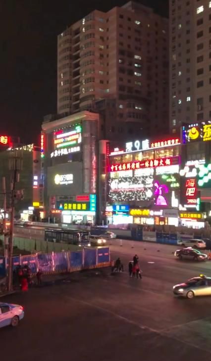 西站十字站街配图1