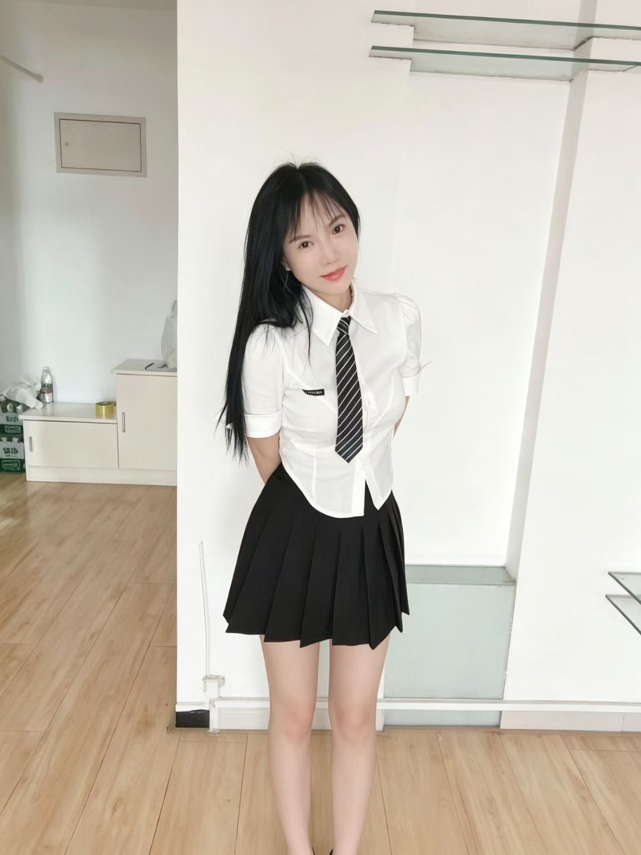 性感娇小少妇配图2