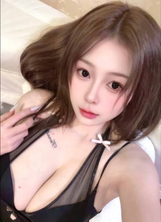 武侯风骚大奶御姐紫儿配图4