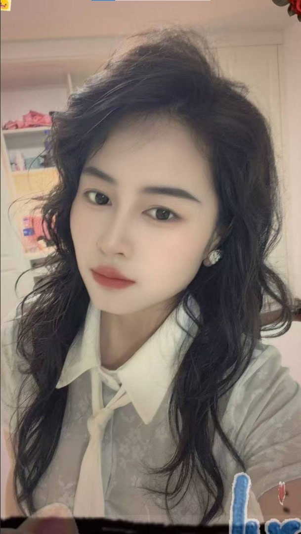 女友般大胸美女配图1