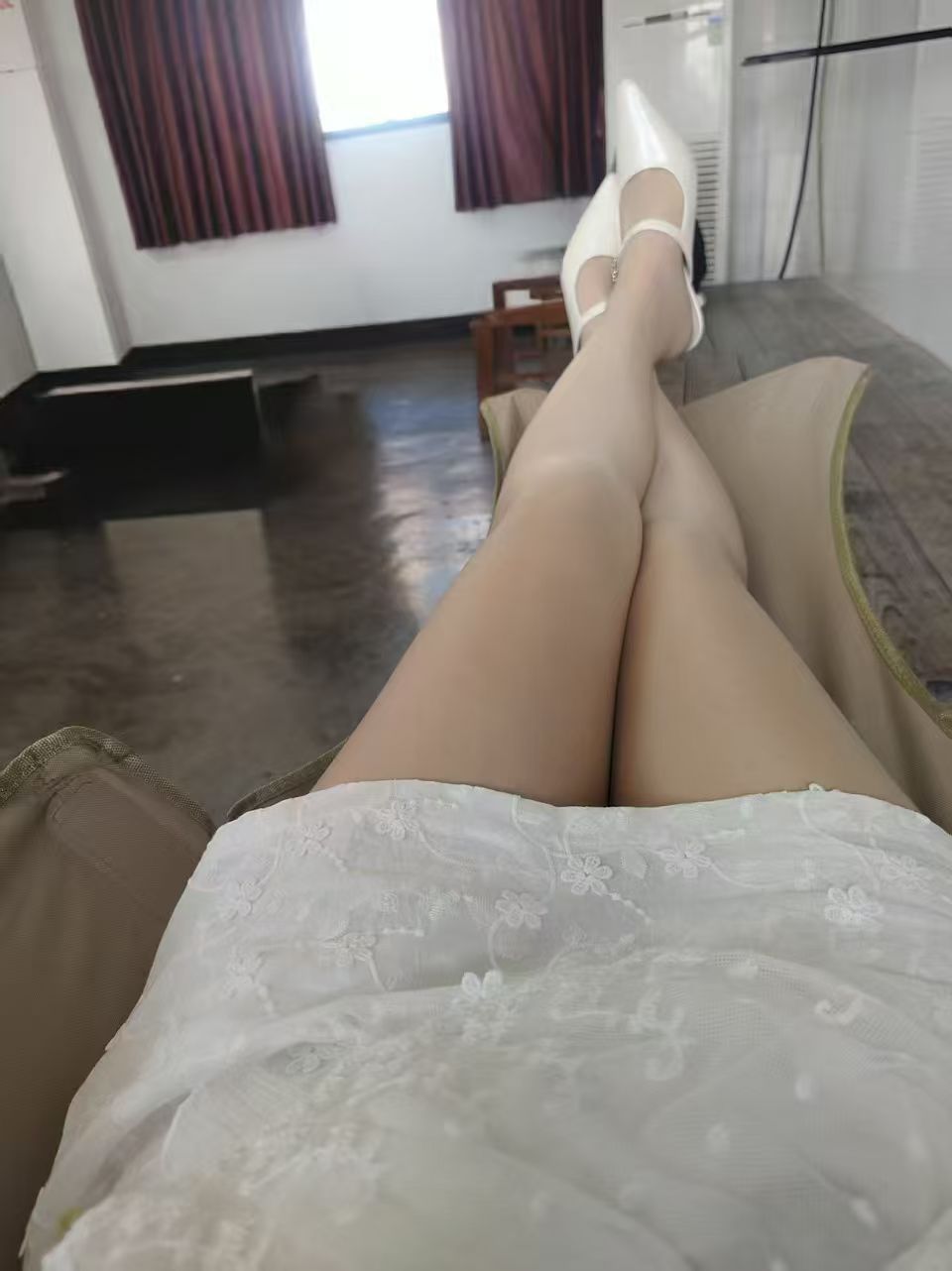 鼓楼区淫荡少妇配图3