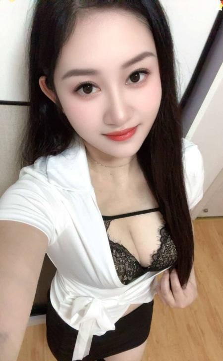 嘉定D奶紧致潮喷妹子配图1