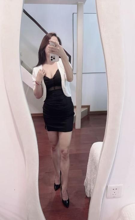 出击大胸少妇配图2