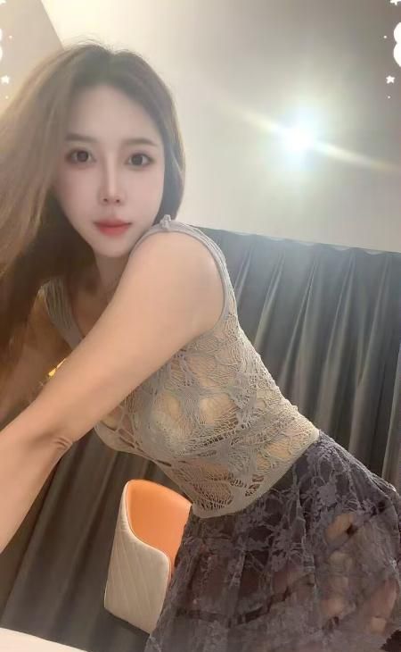 万家丽大胸御姐配图2