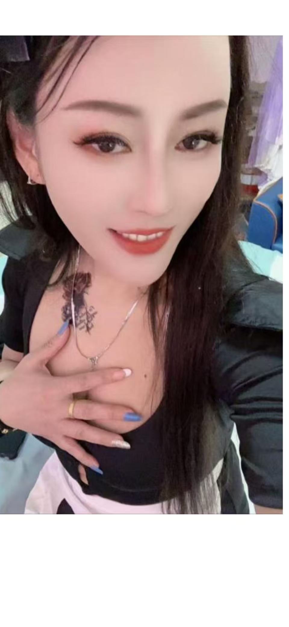 镜湖熟妇配图1