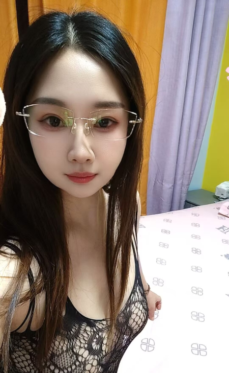建邺少妇玥玥配图2