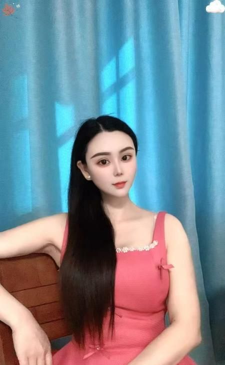 深圳市楼凤：御姐36D大奶牛