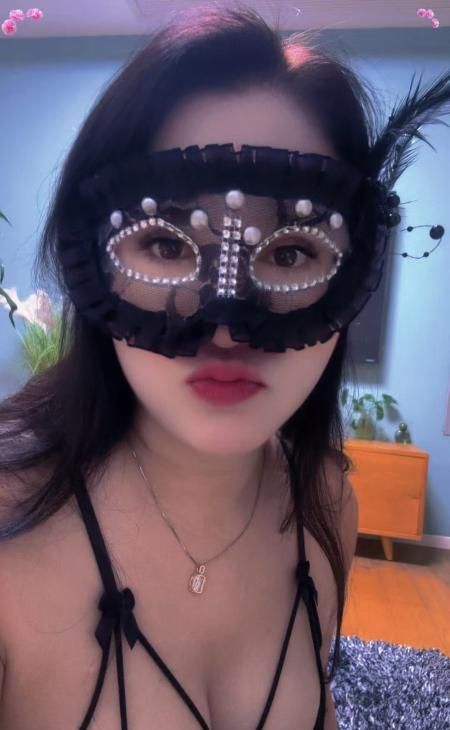 情趣大奶美少妇配图1