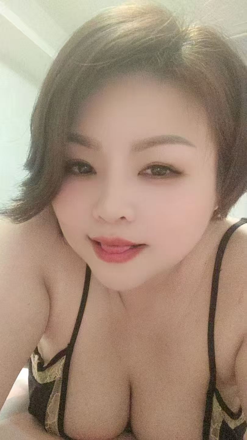 北环黑丝少妇配图1