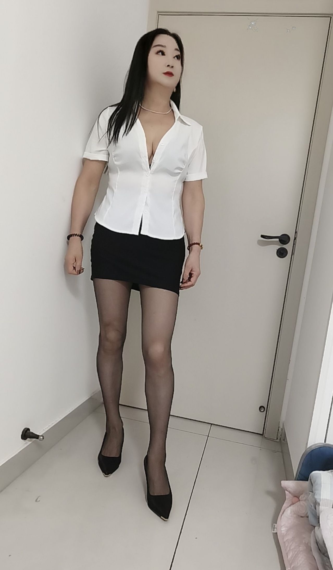 拱墅黑丝骚妇配图4