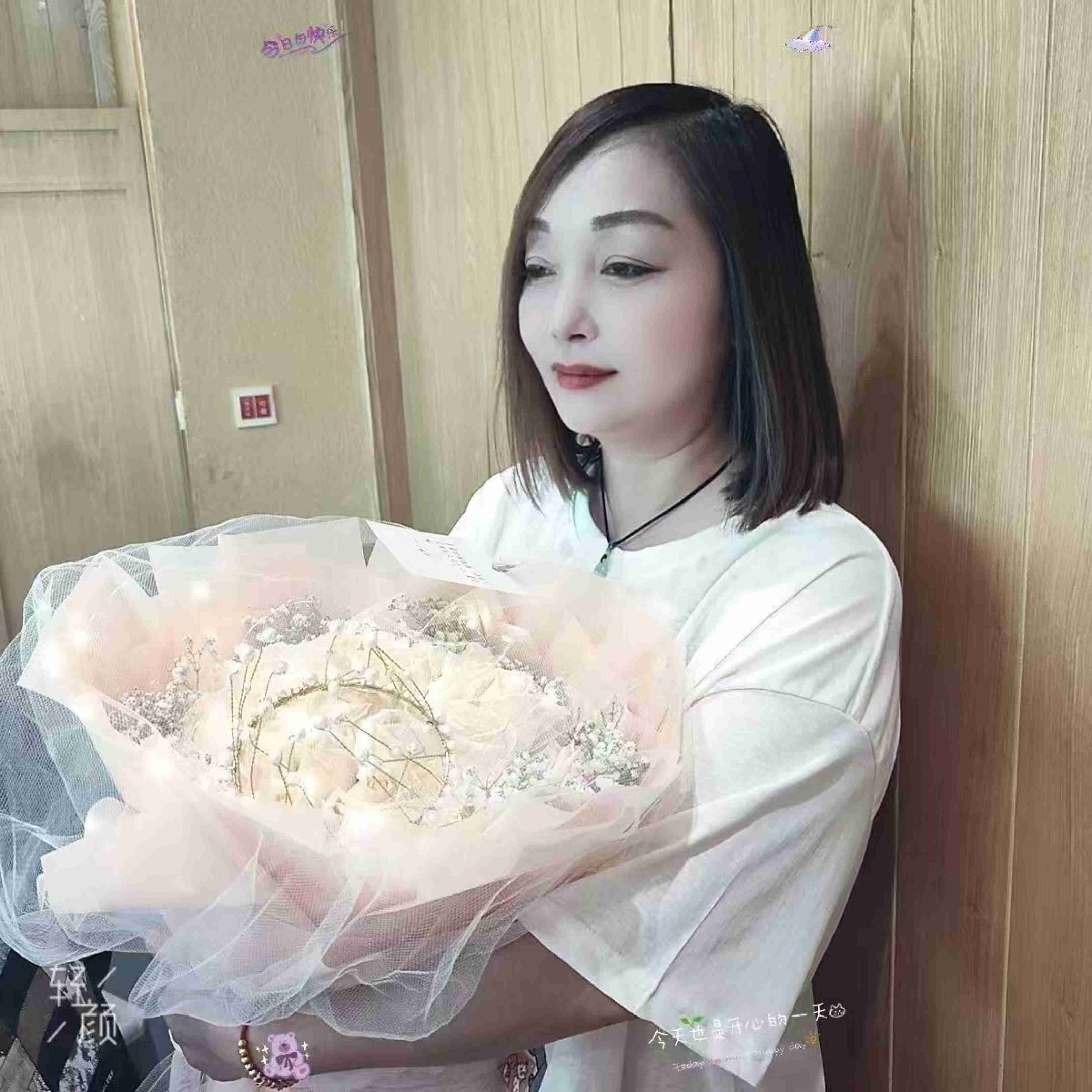 宝山性感熟女配图2