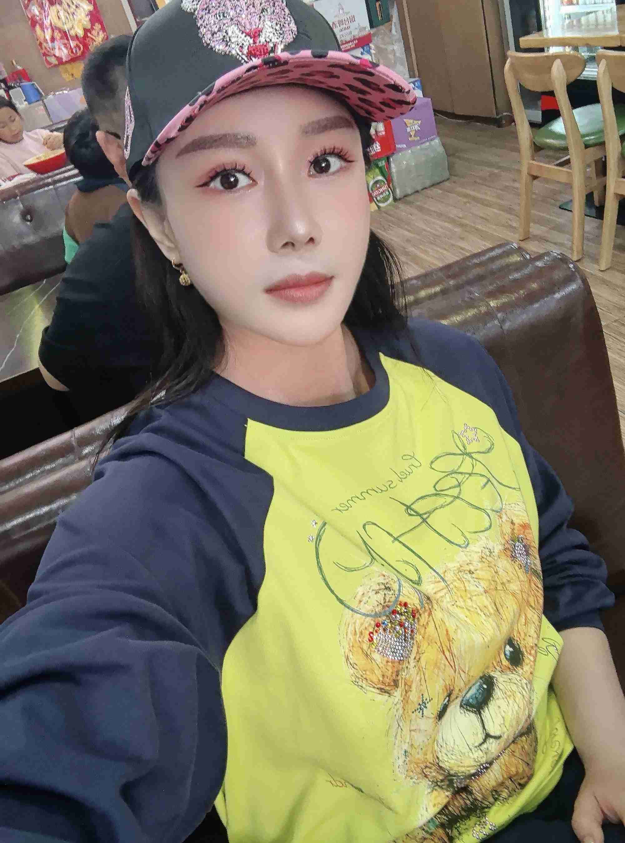 170模特级骚妇配图2
