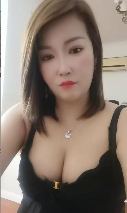 南京大肥臀玲玲配图1