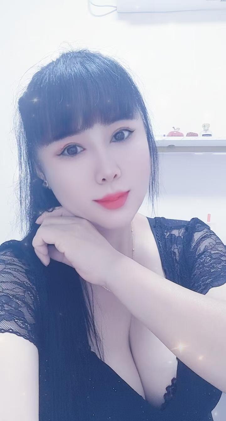 浦东爆乳榨汁骚妇-品茶社