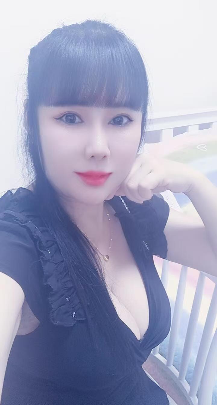 浦东爆乳榨汁骚妇配图2