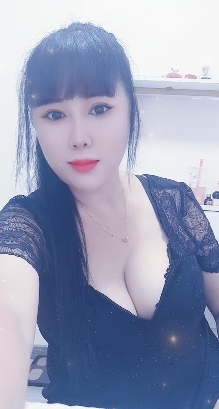 浦东爆乳榨汁骚妇配图3